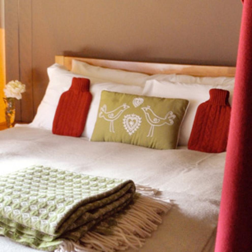 luxurious Hypnos beds Glamping at Edale